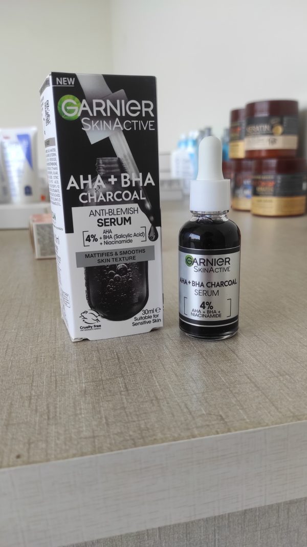 Garnier 4% Aha + Bha & Niacinamide Charcoal Face Serum